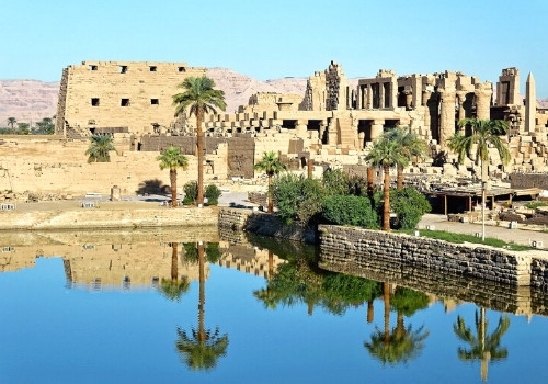 Idyllische Tempelanlage des Luxor Tempel bei einem Ausflug in Ägypten entdecken